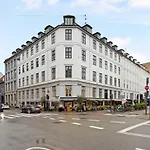 דירה Square - Spacious 6-bdr Near Nyhavn קופנהגן