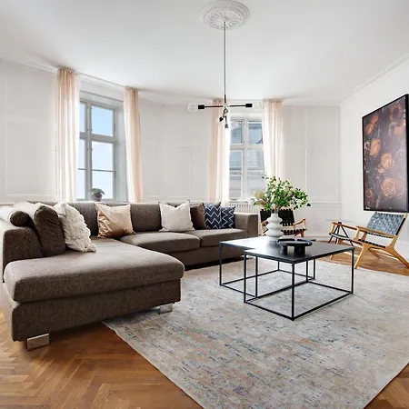 Sanders Square - Spacious Six-bedroom Near Amalienborg Copenhagen