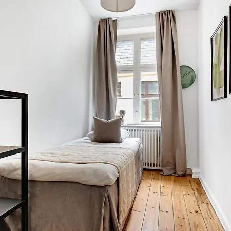 Square - Spacious 6-bdr Near Nyhavn Apartamento