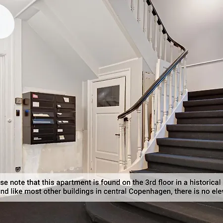 Sanders Square - Spacious Six-bedroom Near Amalienborg Apartment Copenhagen