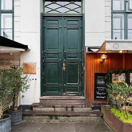 Sanders Square - Spacious Six-bedroom Near Amalienborg *
