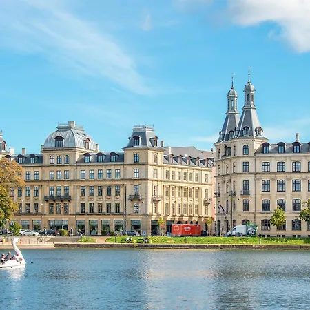 Sanders Square - Spacious Six-bedroom Near Amalienborg Copenhagen