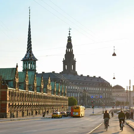 Sanders Square - Spacious Six-bedroom Near Amalienborg Apartment *