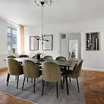 Square - Spacious 6-bdr Near Nyhavn * コペンハーゲン
