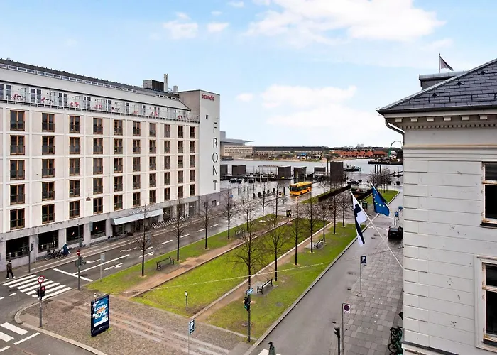 Square - Spacious 6-bdr Near Nyhavn * København