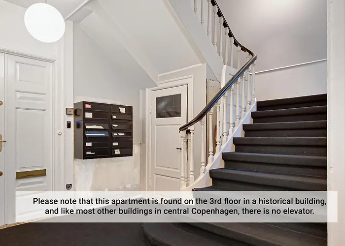 Square - Spacious 6-bdr Near Nyhavn Apartment Kopenhagen