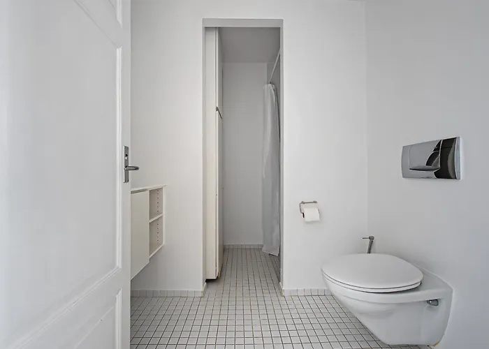 Apartment Square - Spacious 6-bdr Near Nyhavn