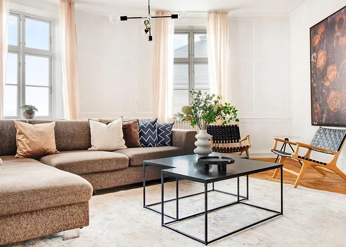 Apartment Square - Spacious 6-bdr Near Nyhavn Kopenhagen