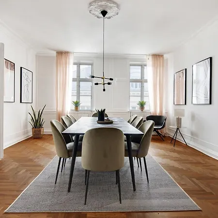 דירה Square - Spacious 6-bdr Near Nyhavn *