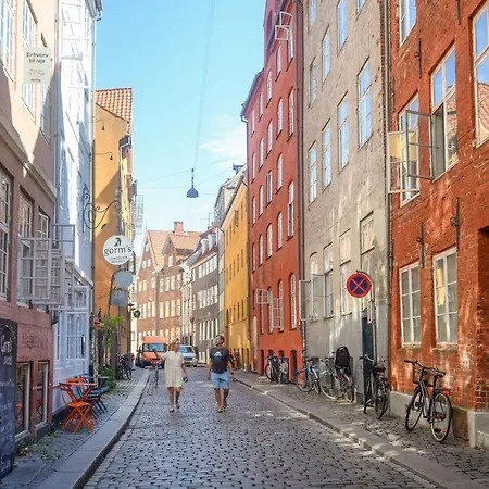 Square - Spacious 6-bdr Near Nyhavn * Köpenhamn