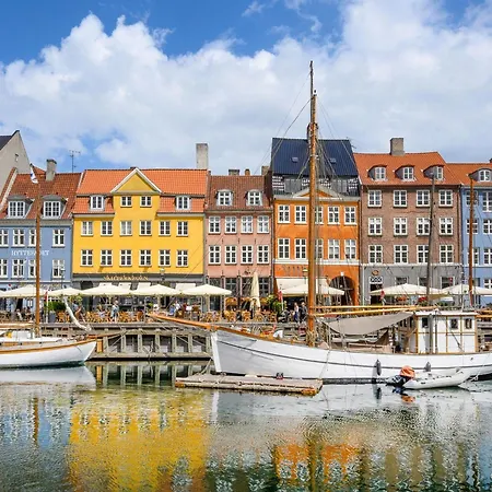 公寓 Square - Spacious 6-bdr Near Nyhavn